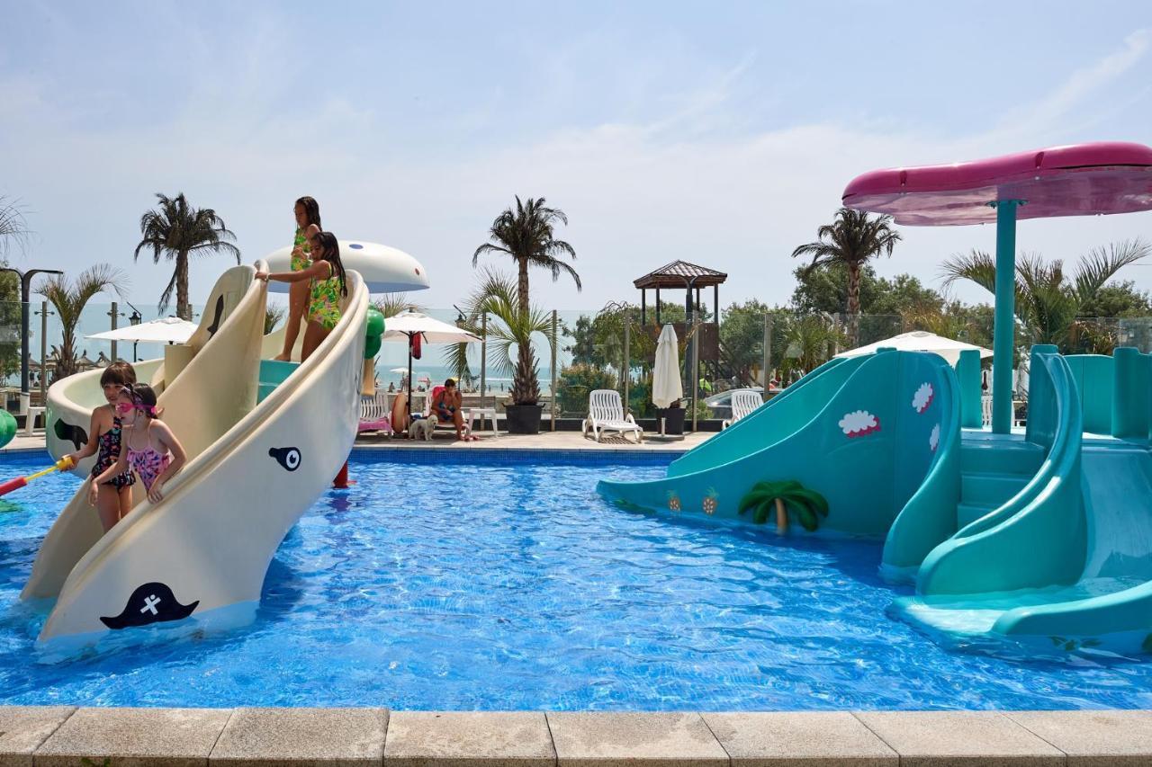 Dava Aparthotel Pool & Spa Mamaia Nord Navodari Dış mekan fotoğraf