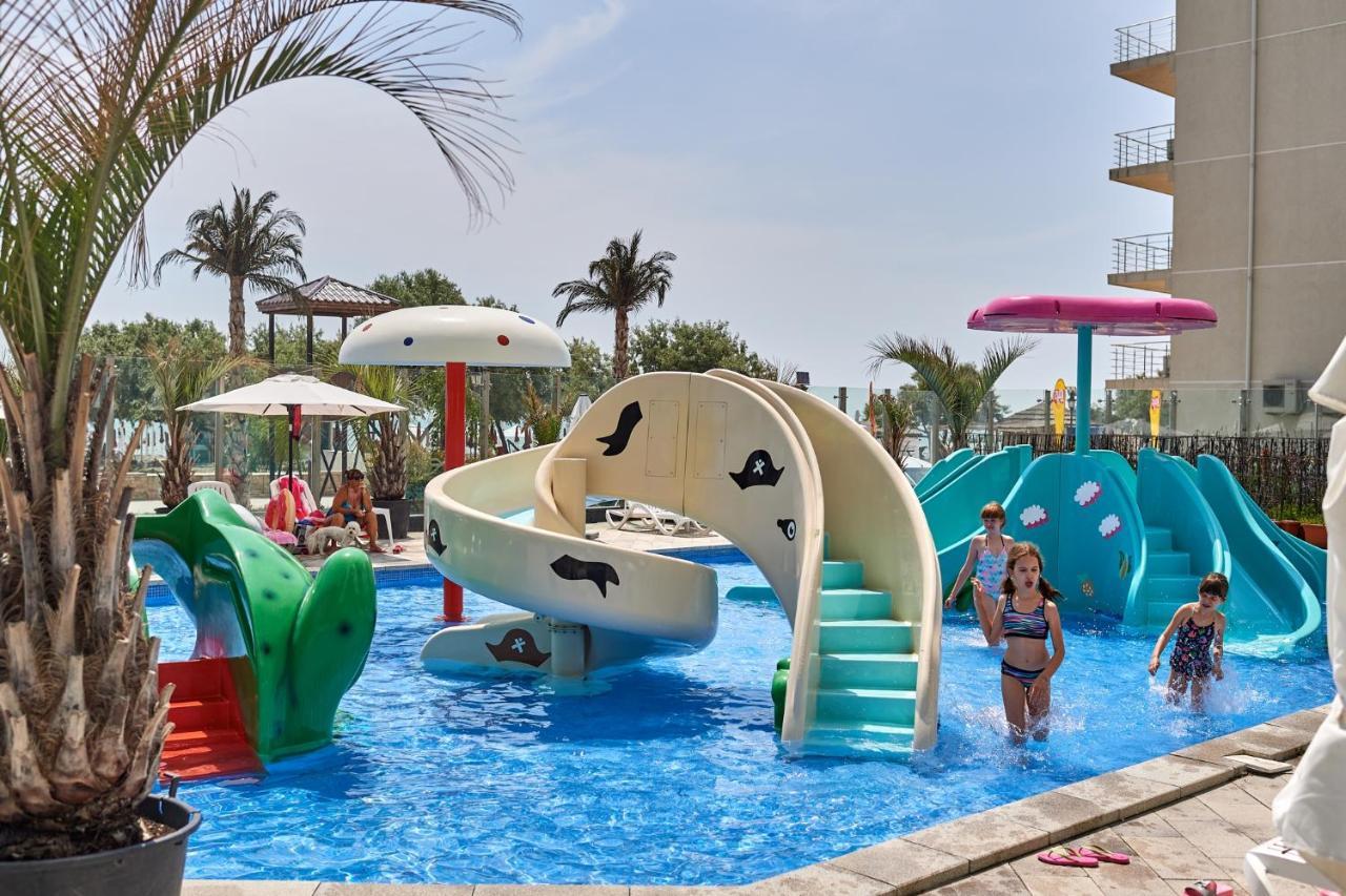 Dava Aparthotel Pool & Spa Mamaia Nord Navodari Dış mekan fotoğraf